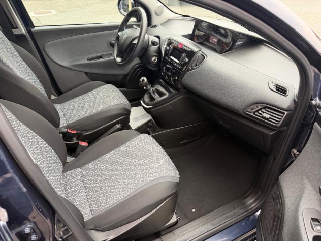 Lancia Ypsilon 1.0 Hybrid Ecochic Silver - Foto 7