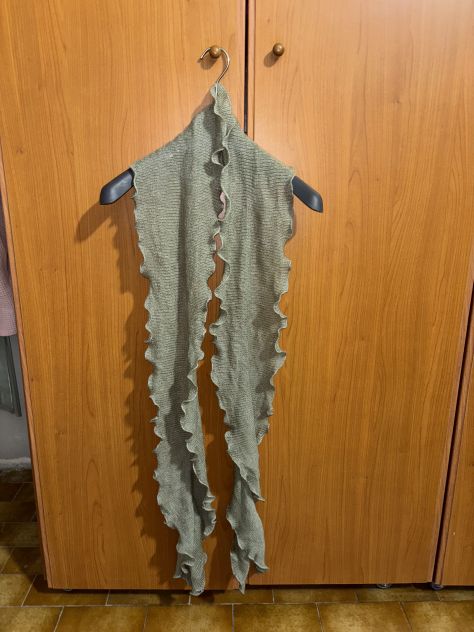 SCIARPA COME NUOVA,VINTAGE,DA DONNA,IN LANA,GRIGIO CHIARO,INTROVABILE UGUALE - Foto 4