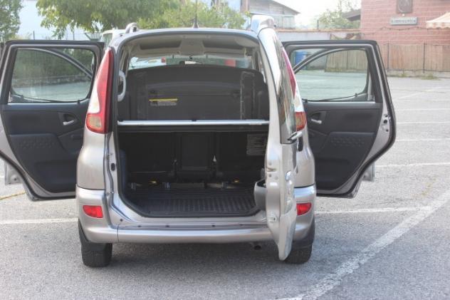 Toyota Yaris Verso 1.3i 16V cat Sol MULTISPAZIO BENZINA TUTTI I TAGLIANDI IN UFFICIALE UNICO UTILIZZATORE