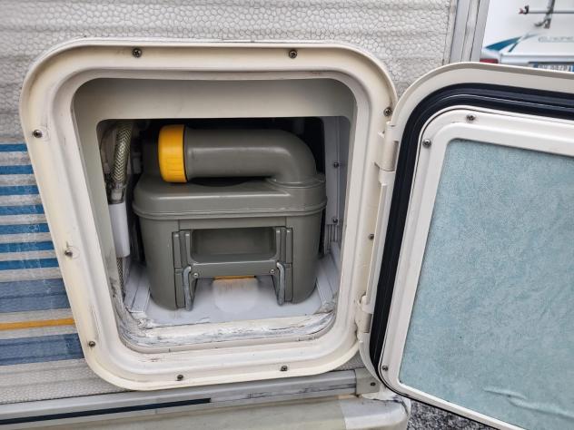 CAMPER ELNAGH FORD MANSARDATO LETTI CASTELLO FOTOVOLTAICO 6 POSTI GENERALI USATO - Foto 7