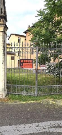 Foligno vendesi casa indipendente 9 vani 320 Mq