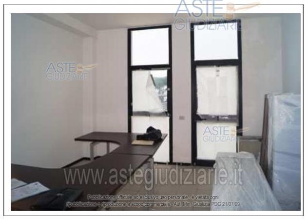 IMMOBILI-IMMOBILE COMMERCIALE-Via DEI SANDRONI - LOC. CERBAIE - PIANO 1 43 - Foto 3