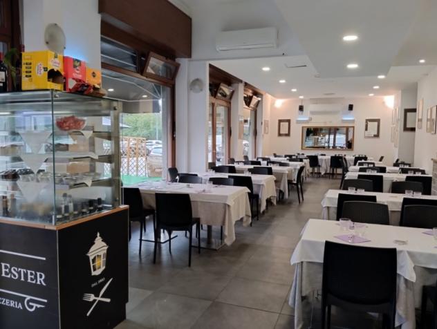 ATTIVITA' COMMERCIALE: RISTORANTE, PESCHERIA, PIZZERIA - Foto 2