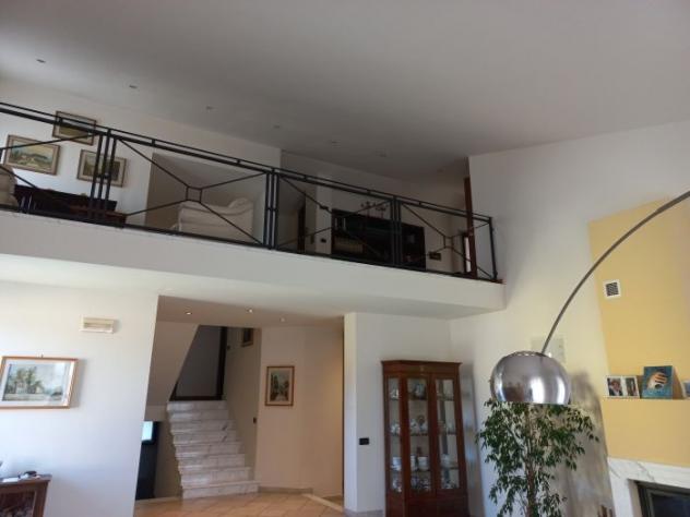 casa indipendente in vendita a Luni in zona Isola