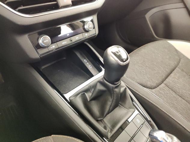 Škoda Kamiq 1.0 TSI 95cv BLACK DOTS - Foto 10