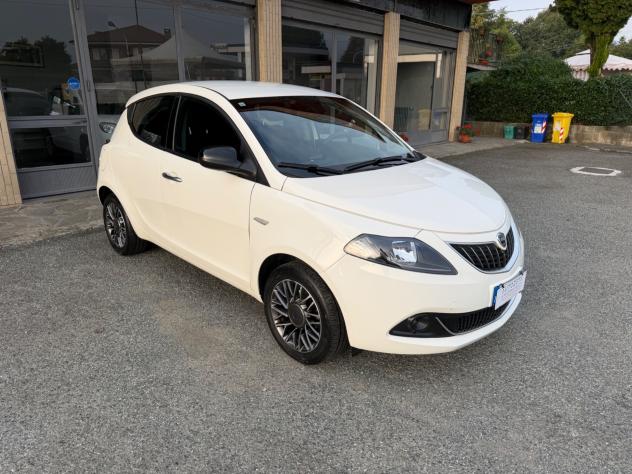Lancia Ypsilon 1.0 5 porte Hybrid Gold