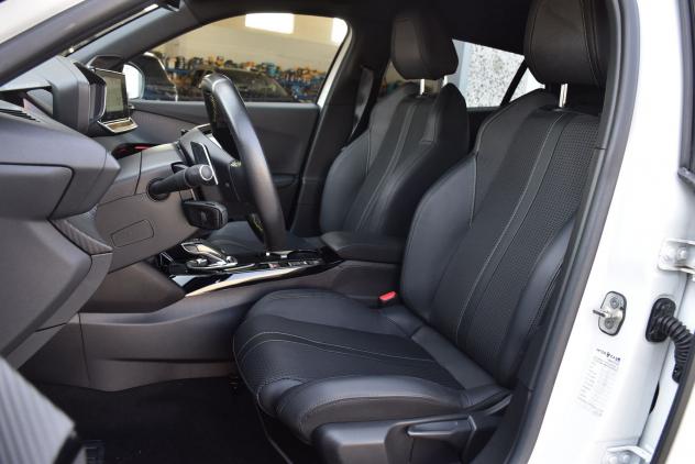 Peugeot 2008 BlueHDi 130 EAT8 GT Line S&S aut. - Foto 8