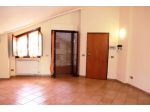 Orvieto (La Svolta) - Vendesi appartamento mansardato con garage e balconi.