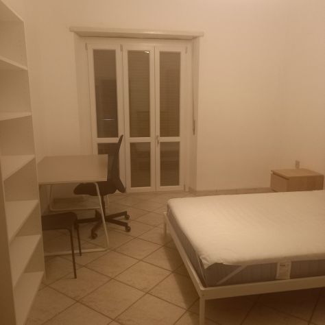 Privato Affitta a Studente Camera Singola Vicino Economia-Via Arnaldo da Brescia - Foto 4