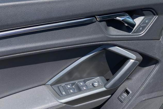 Audi Q3 SPB S Line interno 2.0 TDI 150CV S-Tronic 35 - Foto 9