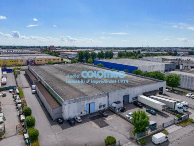 Immobile di 3200 m² con 5 locali in vendita a Brescia - Foto 2