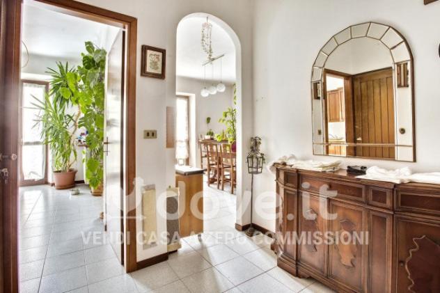 Villa di 150 m² con 5 locali e posto auto in vendita a Luvinate - Foto 7