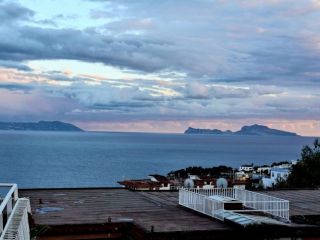 Posillipo. Panoramico e signorile bilocale
