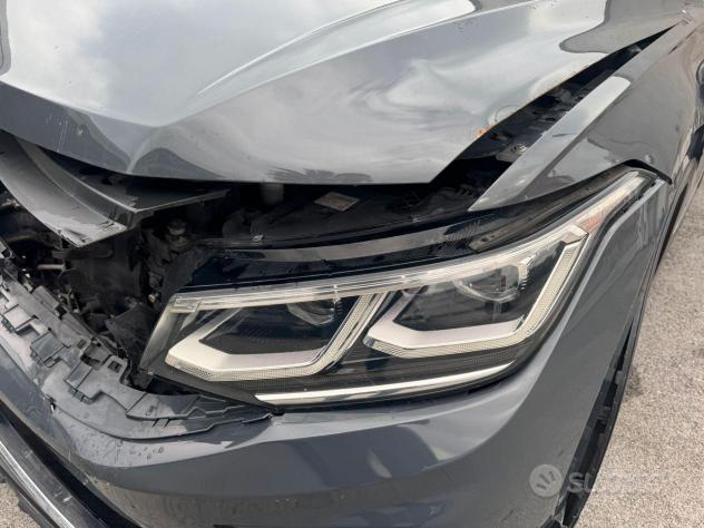 VW Tiguan 2.0 TDI 150 CV DSG Elegance-2021 - Foto 2