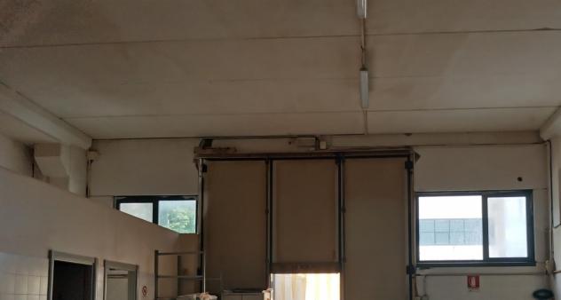 Capannone artigianale in vendita a Colle di Val d'Elsa 300 mq Rif: 1323961