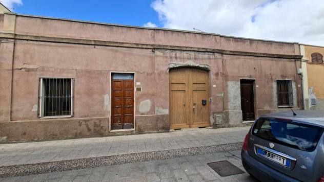 Nel centro storico di Quartu S. Elena, vi proponiamo un'affascinante casa campidanese storica con cortile interno, vicina a tutti i servizi e ai trasp - Foto 2