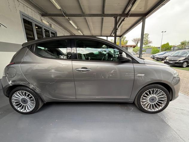 Lancia Ypsilon 0.9 TwinAir 85 CV 5 porte S&S DFN Platinum - Foto 7
