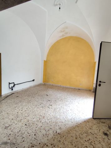 STATTE: VICO RONDINELLI : App. indipendente con volte di 88 mq. con TRE GARAGE - Foto 5
