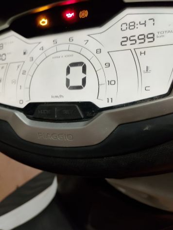 Piaggio Beverly 300 – 2021 – PARI AL NUOVO 2.600 KM - Foto 3