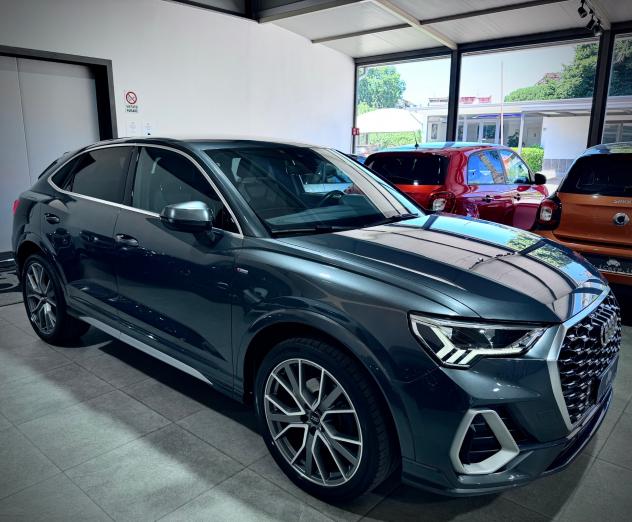 Audi Q3 SPBK 2.0 TDI 150CV S-Tronic S-Line - Foto 6