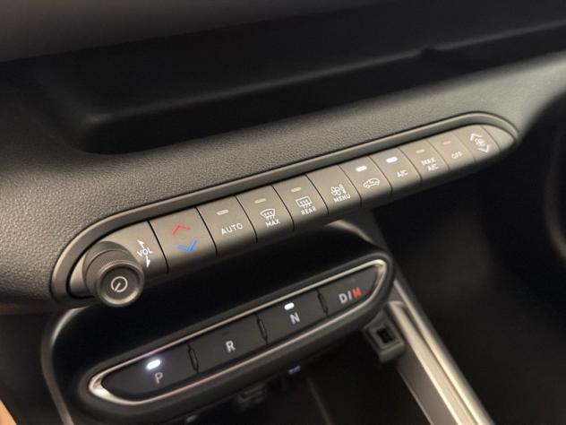 Jeep Avenger E-Hybrid Summit 1.2 110cv Dct Mhev - Foto 9