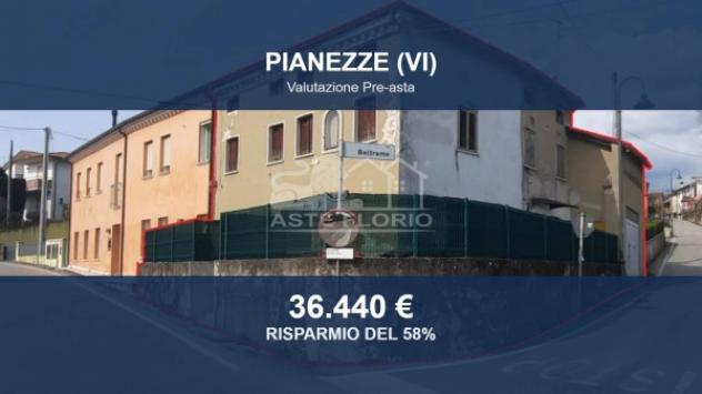 Immobile in asta di 267 m² con più di 5 locali e box auto in vendita a Pianezze