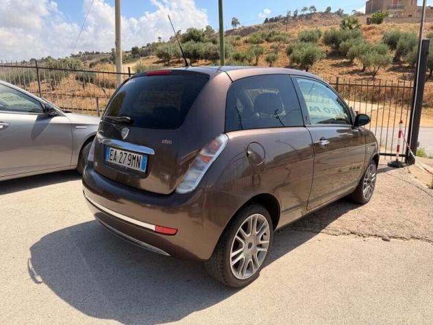 Lancia Ypsilon 1.3 MJT 75 CV Platino - Foto 9