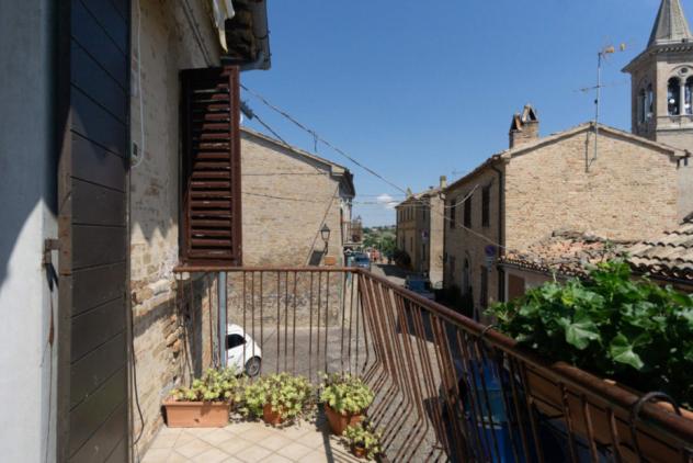 In una cornice tra le più belle della provincia di pesaro - urbino, tra le medie valli del metauro e del cesano proponiamo in vendita nel cuore del bo - Foto 9