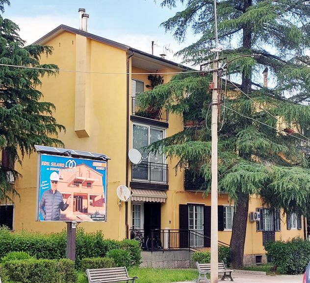 VENDESI APPARTAMENTO ARREDATO CANTINOLA PIAZZA DANTE - VENOSA