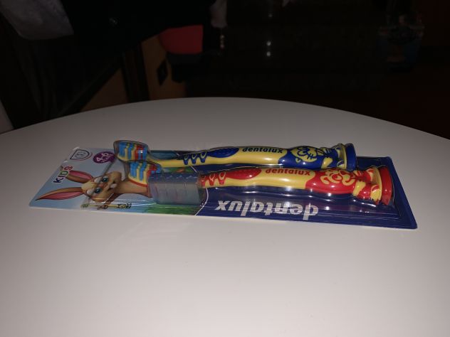 UNA CONFEZIONE SIGILLATA DA 2 SPAZZOLINI PER BAMBINI DA 4 A 6 ANNI CON IMPUGNATU - Foto 4