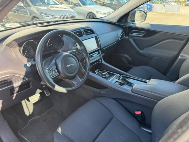 JAGUAR F-Pace 2.0 D 180 CV AWD aut. Pure rif. 23509269 - Foto 8