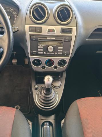 Ford Fiesta 1.4 TDCi 5p. Ghia - Foto 10