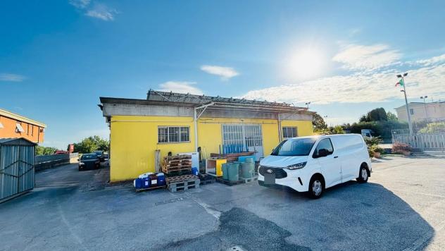 Capannone artigianale in vendita a Gossi - Montecarlo 600 mq Rif: 1448380