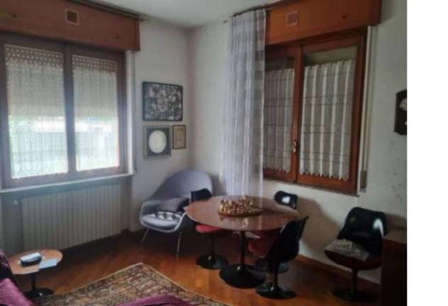 Immobile in asta di 109 m², box auto in vendita a Cogliate - Foto 2