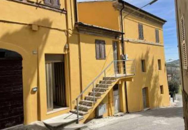 Immobile in asta di 172 m² con più di 5 locali in vendita a Montappone - Foto 2