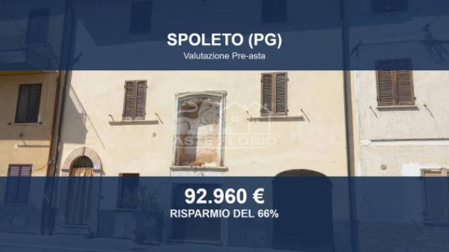 Immobile in asta di 215 m² con più di 5 locali e box auto in vendita a Spoleto