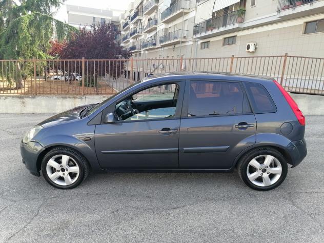 Ford Fiesta 1.4 TDCi 70cv 5p. 2008 - Foto 7