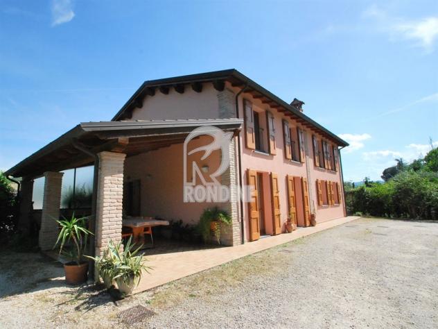 Splendida villa indipendente con giardino di 1.500 mq. - Foto 2