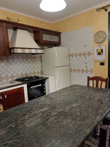 APPARTAMENTO PIANO RIALZATO CON SCOPERTO E POSTO AUTO - Foto 7