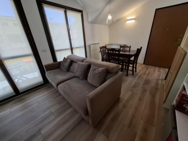 ULTIMO PIANO: Luminoso appartamento di 4 locali a Meda - Foto 7