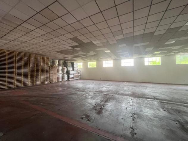 Immobile di 2100 m² con 3 locali in affitto a Castegnato - Foto 9