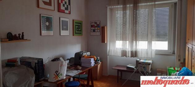 CENTRO - PIANO ALTO APPARTAMENTO DI AMPIA DIMENSIONE - Foto 12