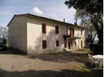 Toscana  colonica  trifamiliare  con terreno