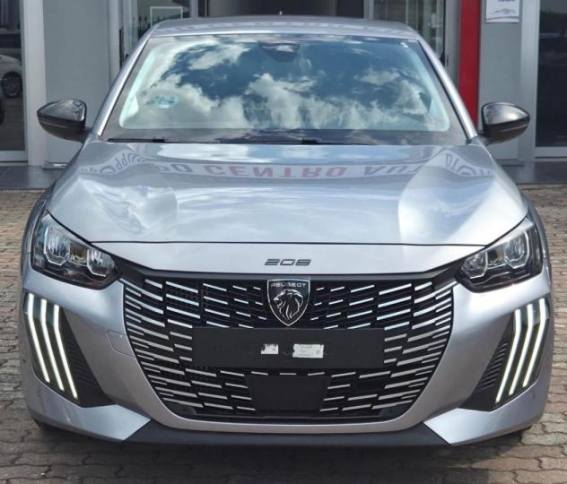 PEUGEOT 208 Allure 100cv 5p. - 2025 - Foto 3