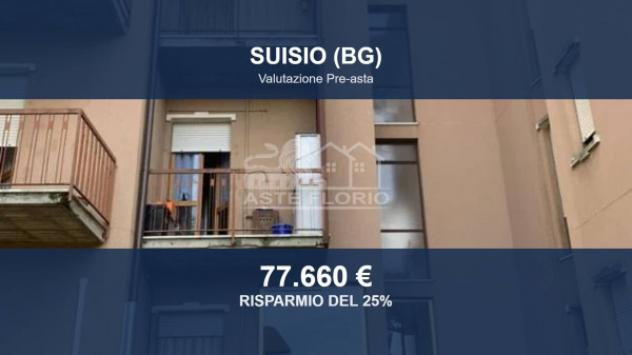 Immobile in asta di 139 m² con più di 5 locali e box auto in vendita a Suisio