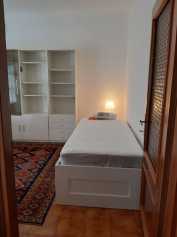 due camere libere per studentessa universitaria
