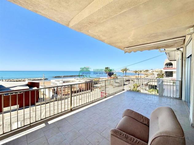 APPARTAMENTO CON TERRAZZO FRONTE MARE – MARINA DI RAGUSA