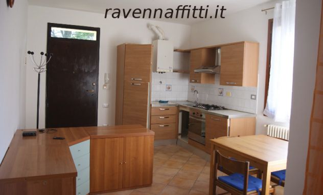 SANTO STEFANO, BILOCALE IN VILLETTA CON GIARDINO 595