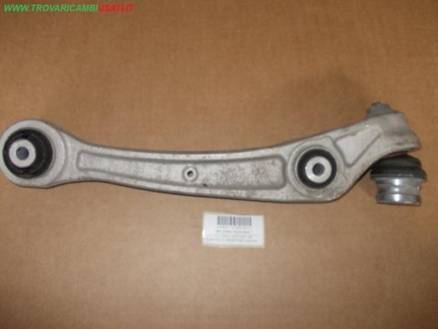 BRACCIO OSCILLANTE ANT. INF. SOSP. ANT.D. 8K0407156C AUDI A4 (8K) 4 porte  Meccanica  Assale  Sospensioni  Braccio oscillante (ant. AUDI - A4 4 porte
