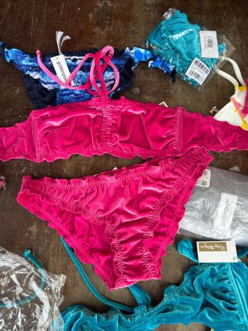 stock costumi abbigliamento - Foto 2